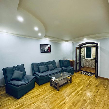 Classic Family Apart In The Center With 4 Rooms Taskent Exterior foto